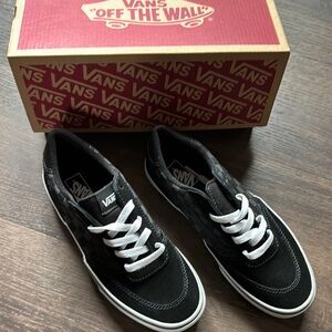 NWT Vans Youth Brooklyn Black/Asphal and White Checkered Sneakers Size 5